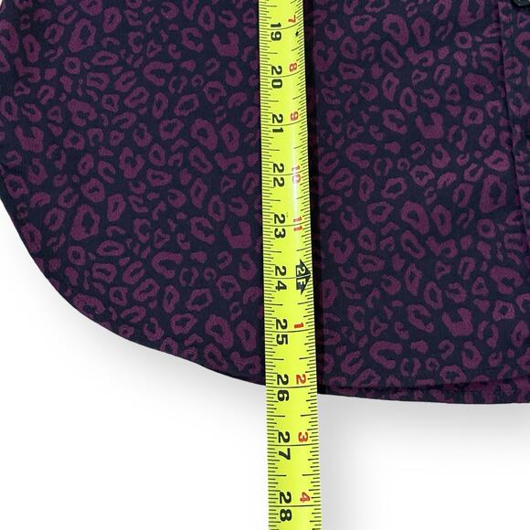 Chicos Womens Sz 0 US 4 Button Up Long Sleeve Shirt Purple Leopard Print Stretch - Picture 7 of 7